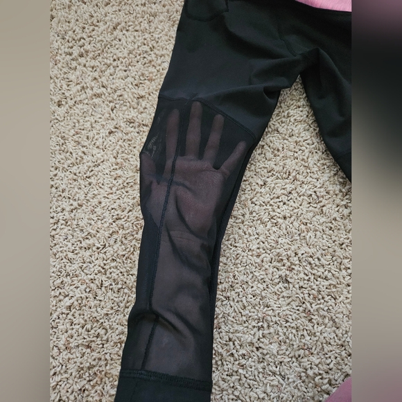 Lululemon Breathe Easy Crop Leggings Black/Pink - size 6 - Picture 10 of 13